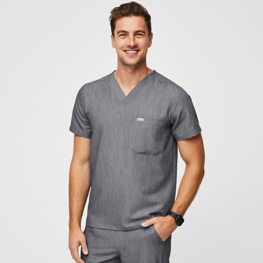 FIGS Men’s Leon Scrub Top Size M Graphite